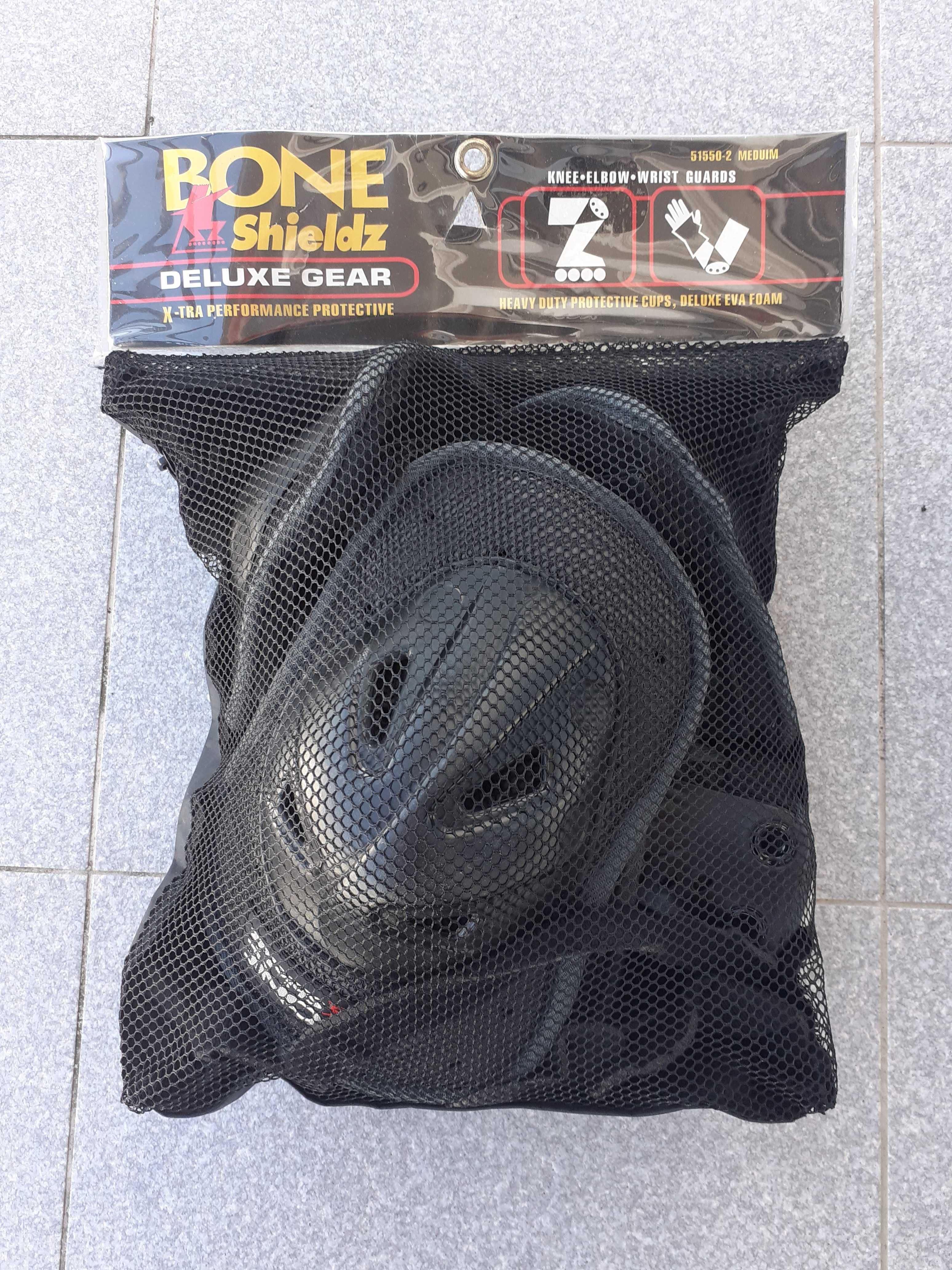 Par de Patins em linha (tamanho 27-30) + kit de proteção Bone Shieldz