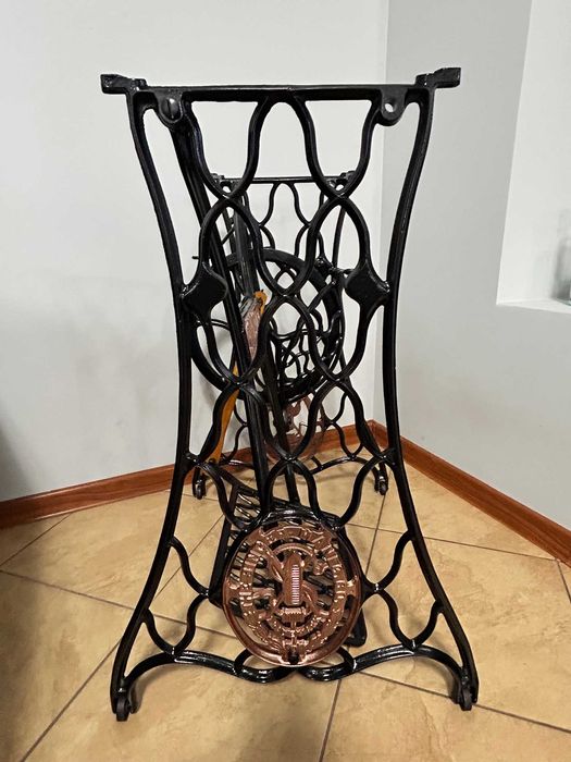 Podstawa - nogi maszyny do szycia SINGER