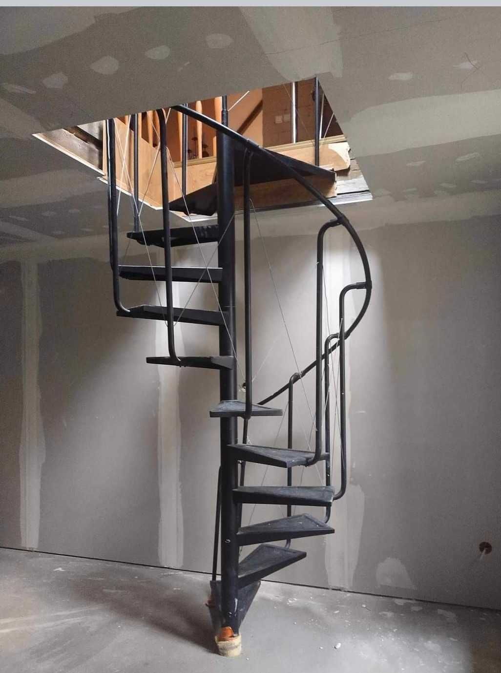 Schody spiralne metalowe  kretę