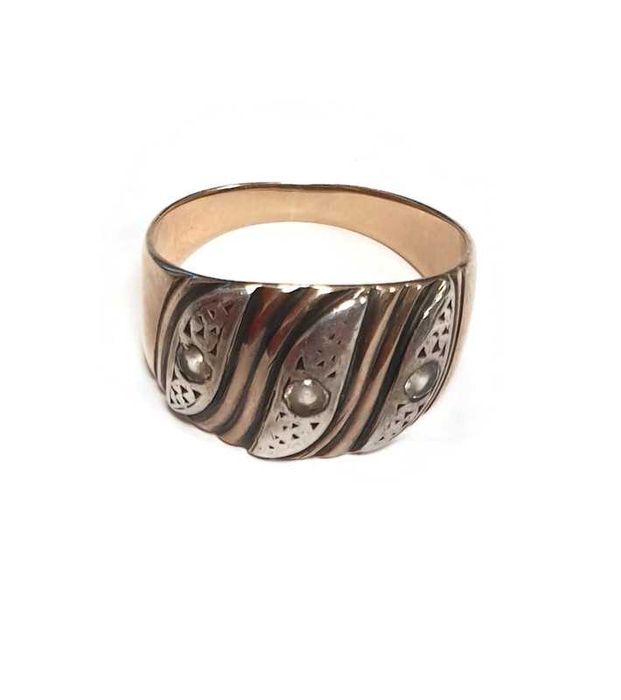 Wyrób jubilerski - Złoty pierścionek p.585 4,32g.