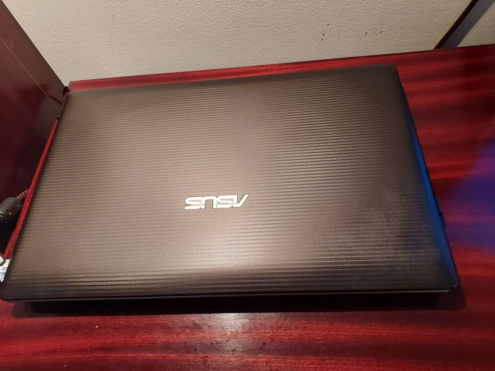 Asus excelente estado,  como novo.