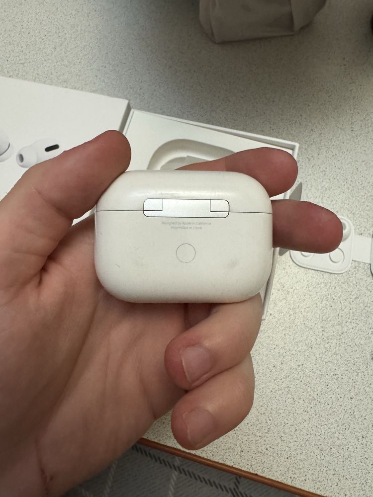 Airpods pro лівий навушник та кейс