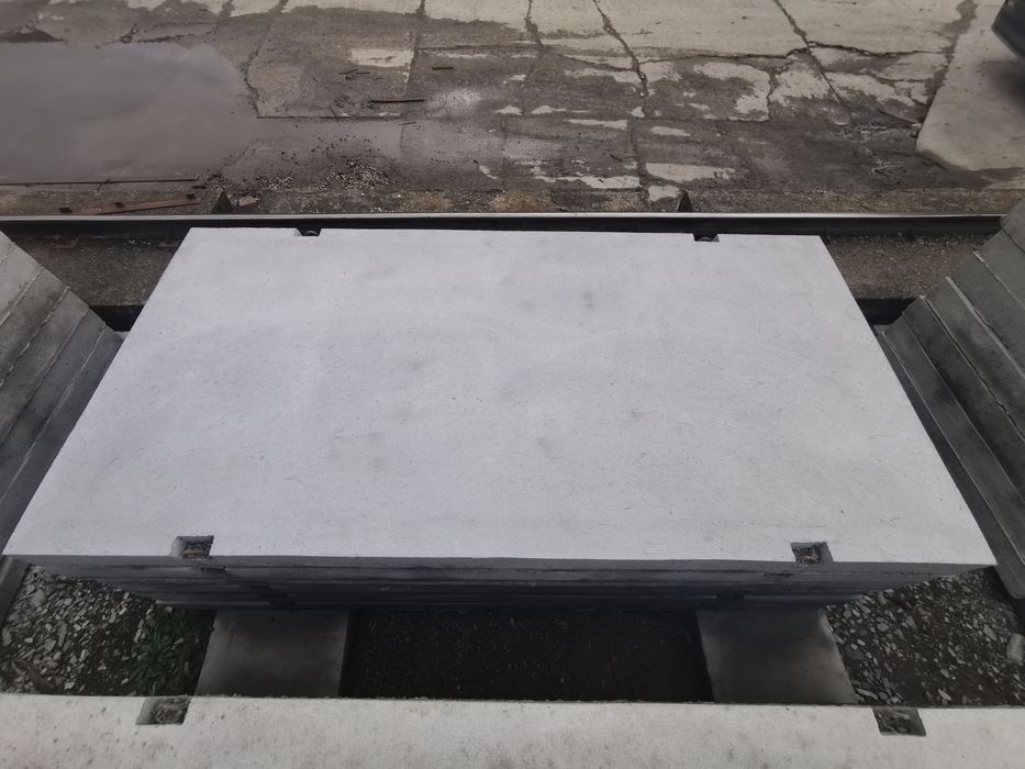 Płyty drogowe NOWE, Płyta drogowa w Krakowie