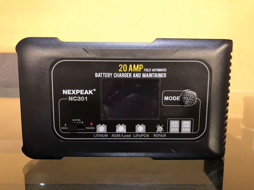 Быстрое зарядное устройство для аккумуляторов NEXPEAK 5, 10 и 20 ампер