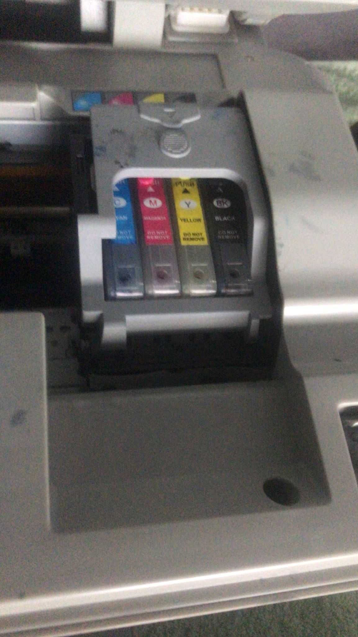 Impressora Epson + tinteiros recarregaveis  - Consertar ou para peças