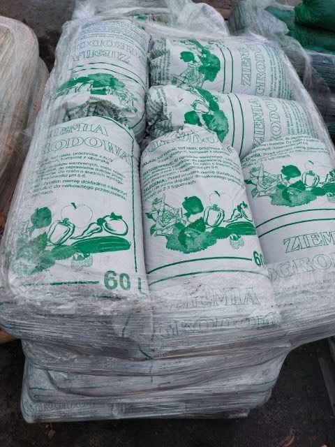 ziemia ogrodowa w workach