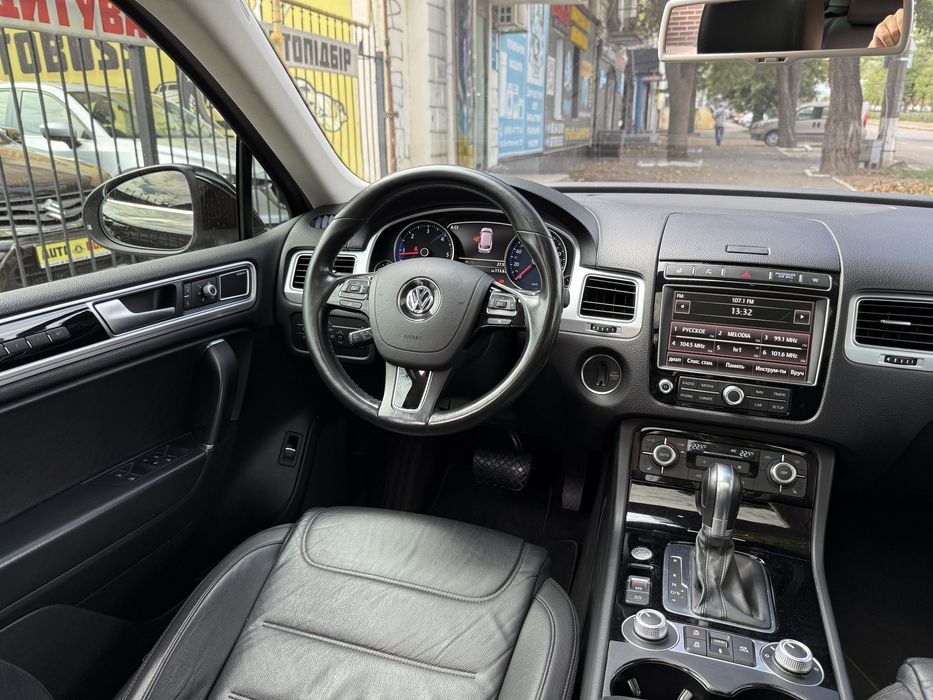 Volkswagen Touareg 2016 год, пневмо, целый, топ комплектация!