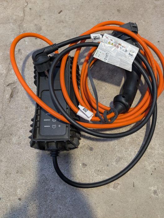 Carregador veículo elétrico 8A, 1.8kw APTIV