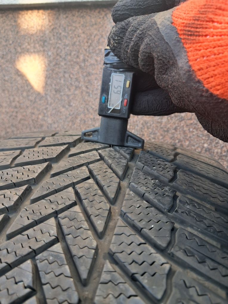 255/40 R20 101V M+S - Bridgestone Blizzak Lm005 - 37/2020 ~6,5mm