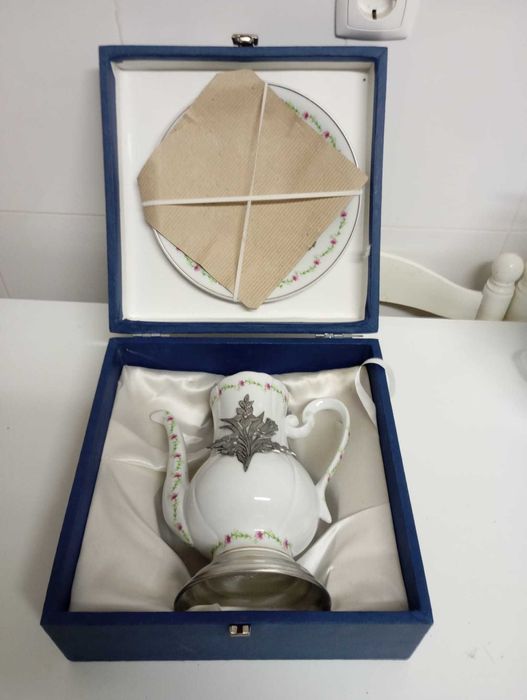 Conjunto Vista Alegre – Prato e Jarra Rosa