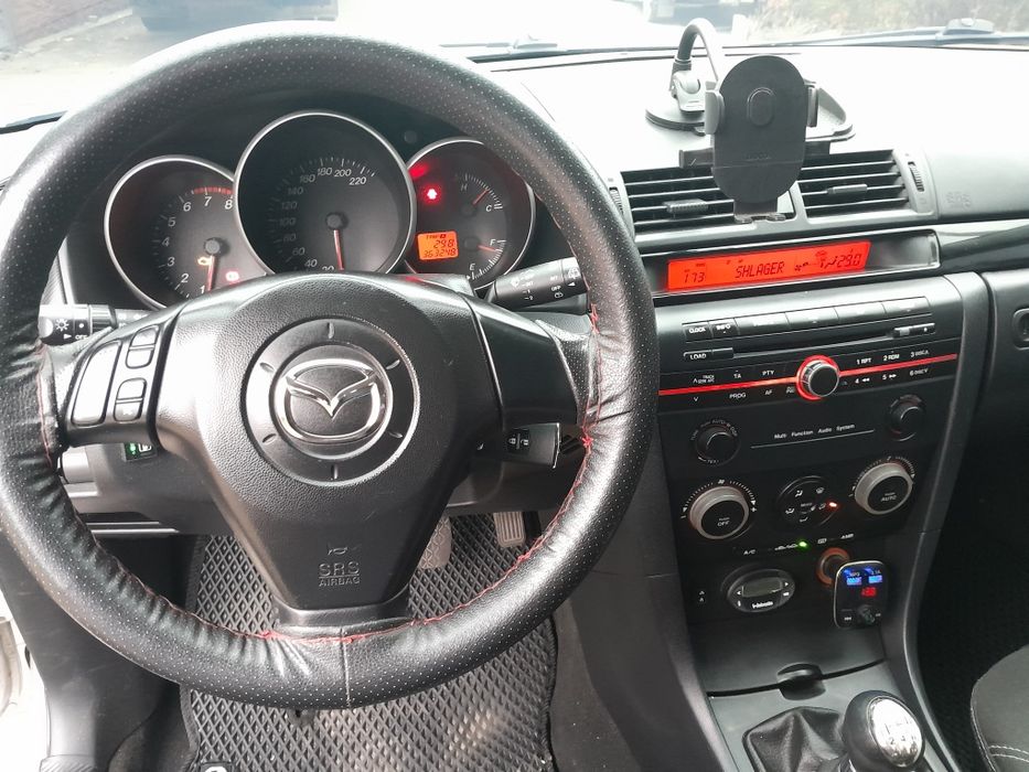 Продам мазду 3 1.6