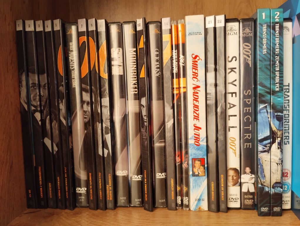 Filmy Bond i Transformers DVD