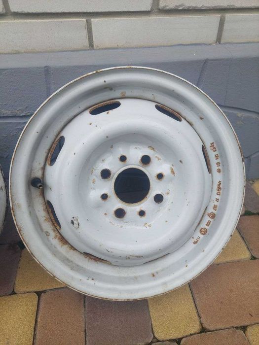 Продам диски на 13