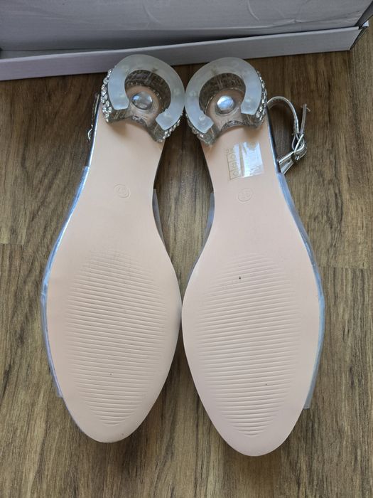 Buty przezroczyste rozmiar 37 srebrne dodatki