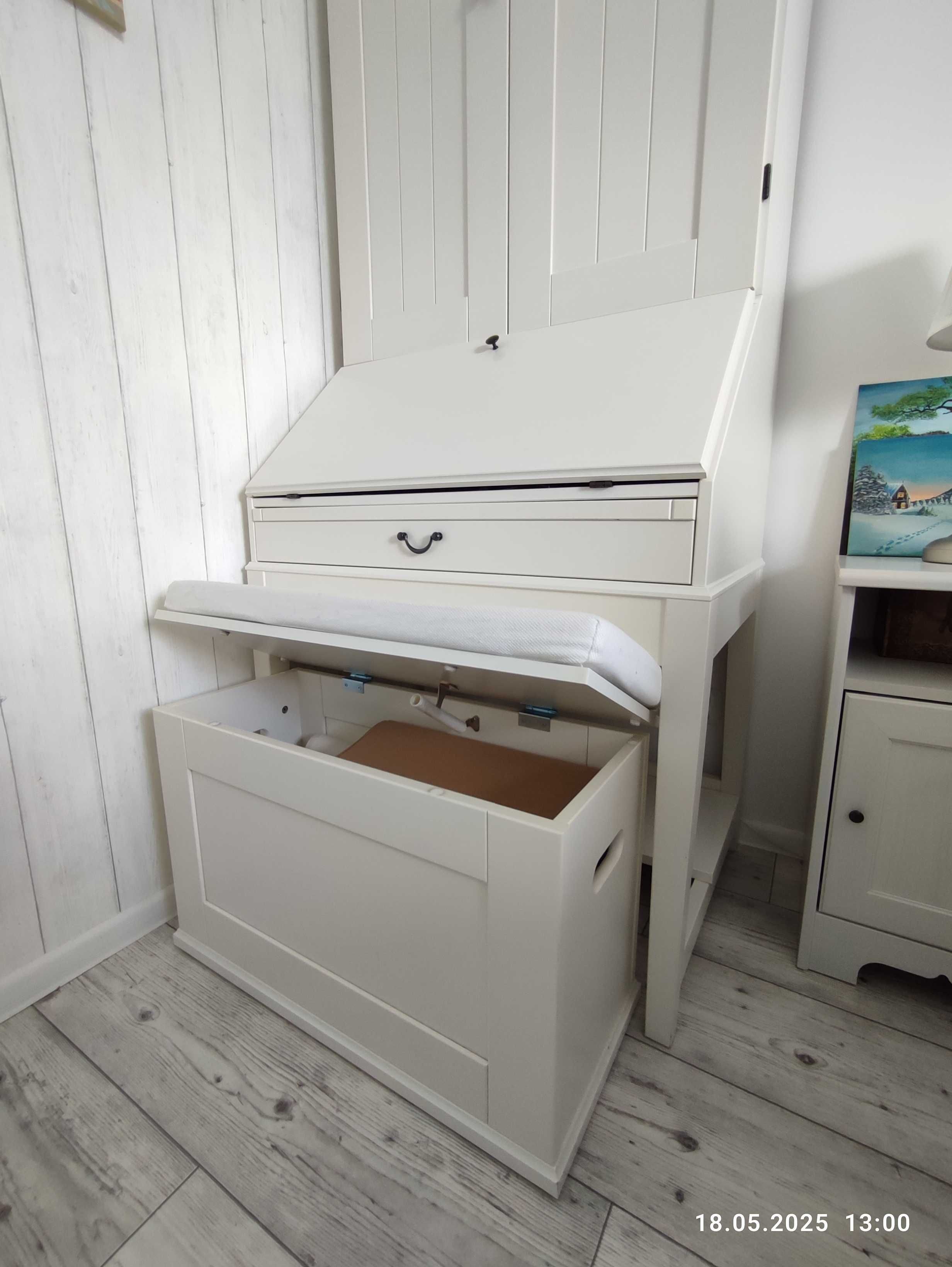 Biurko z regałem i siedziskiem Hemnes Ikea