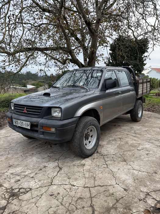 Mitsubishi L200 4x4 ( Com Avaria )