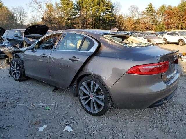 Jaguar XE z 2017 roku, 3.0L 250 kW, model USA.