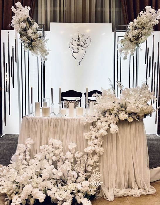 Весільний декор (виїздна церемонія, арка, стіл молодят, президія)