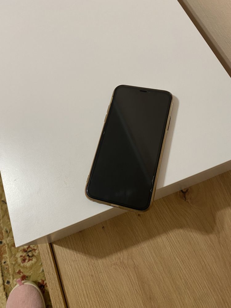 Iphone  XR,коробка,шнур зарядки,наушники