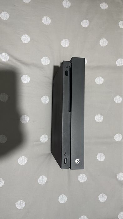 Xbox One X Semi Nova