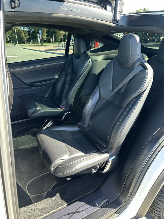 Tesla Model X 90D Європа