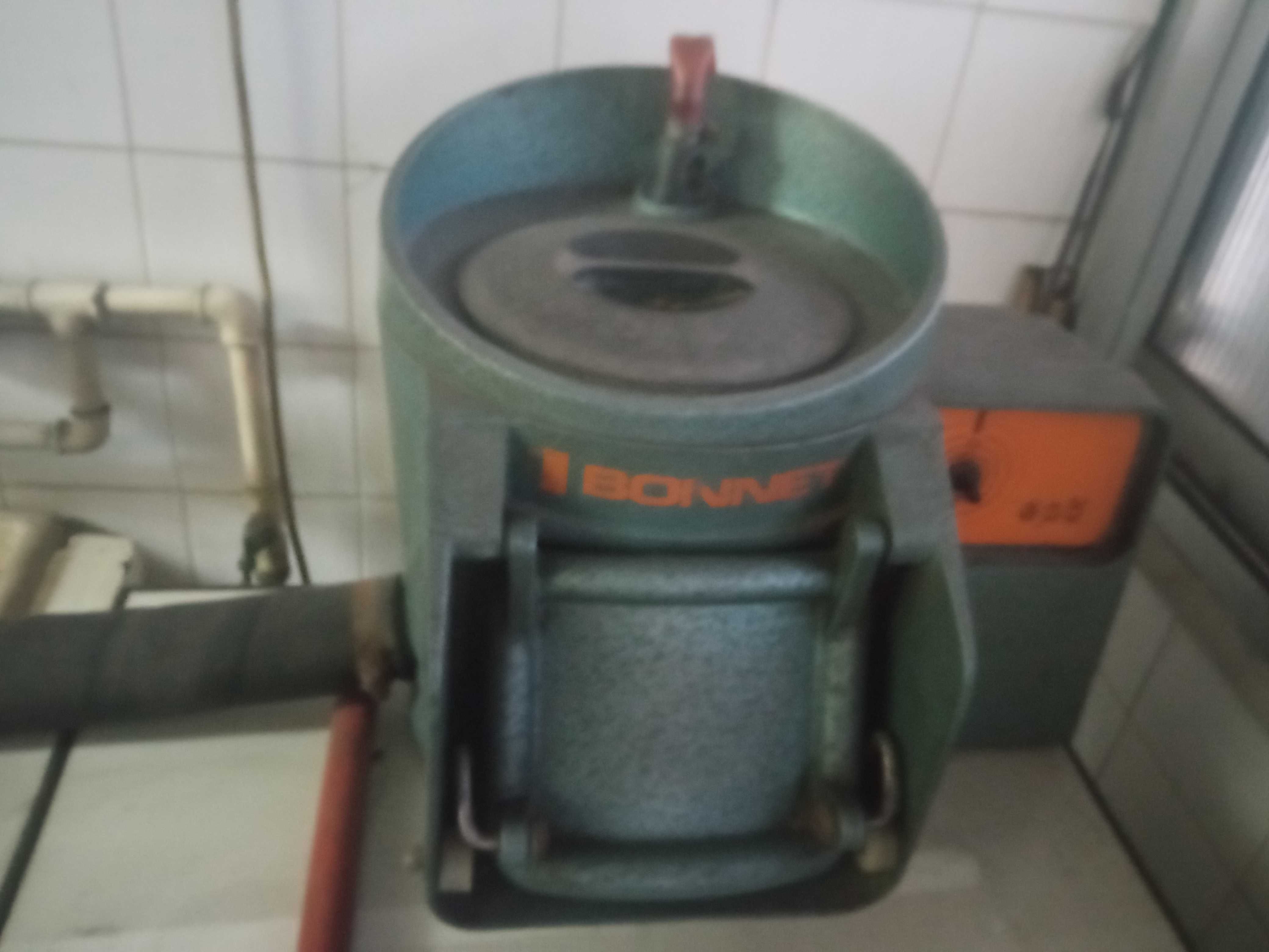 Máquina de descascar batatas
