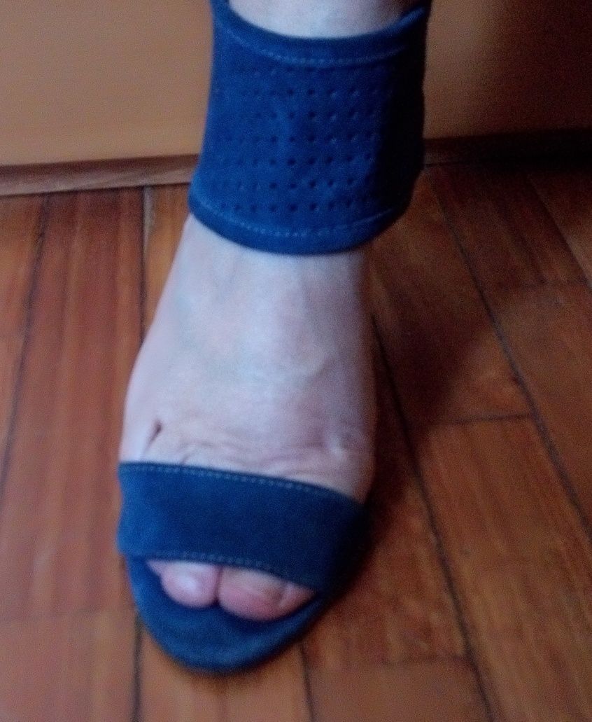 Sandálias tamanho 37