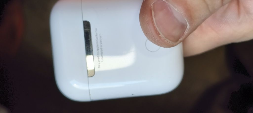 Airpods не работает левый наушник