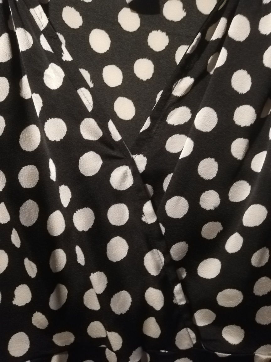 Vestido às bolas