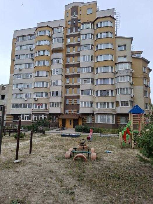 Продається 2х кімнатна квартира  біля озера
