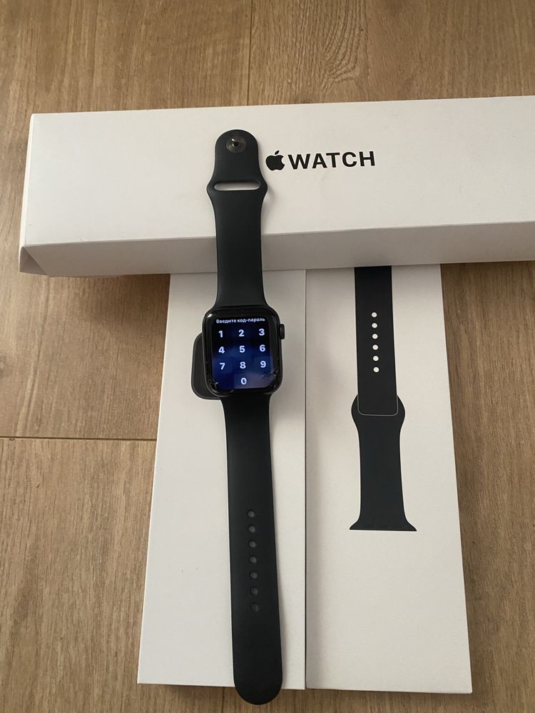 Apple Watch SE 44