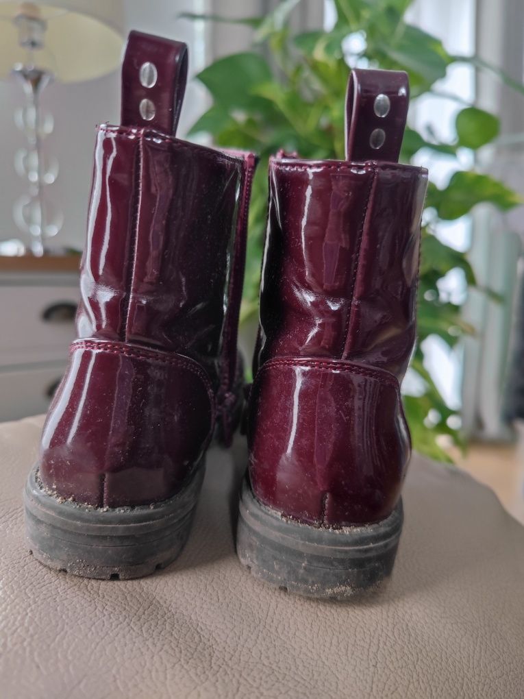 Sztyblety buty bordo lakier Okaidi za kostkę 32