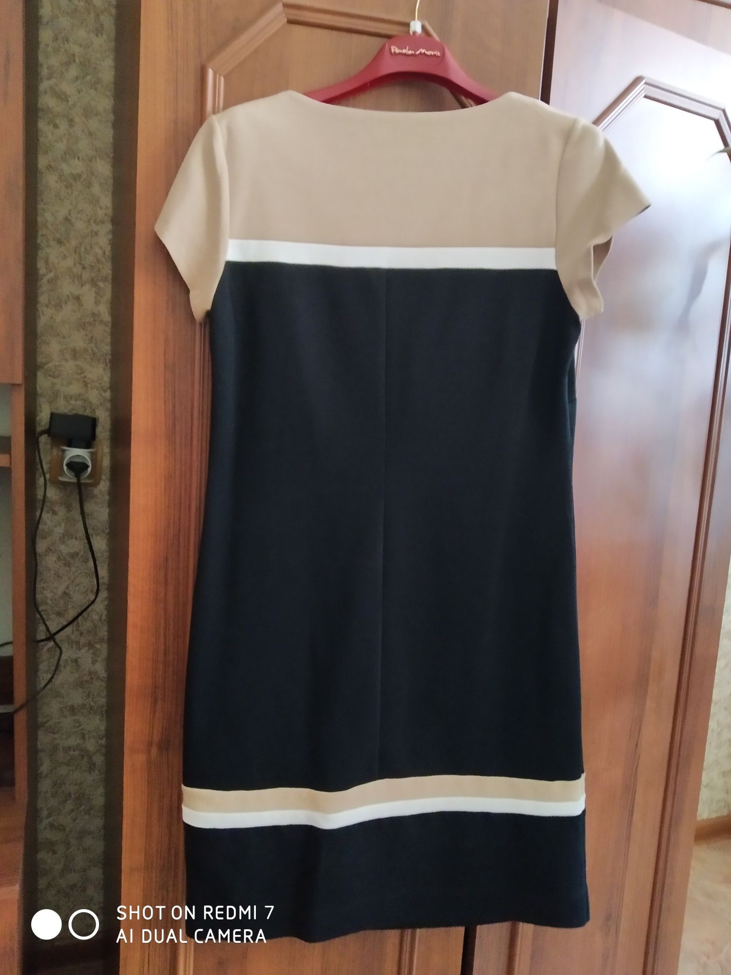 Костюм-пиджак-кофта и платье 48-50 размер