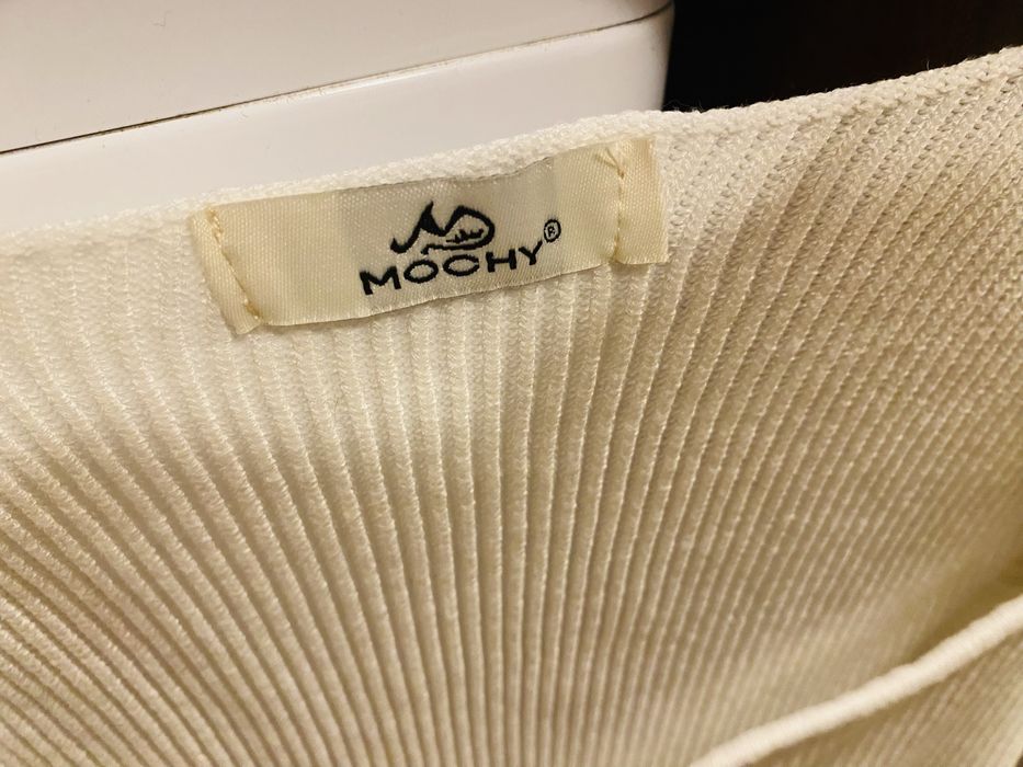 Body białe Mochy z dekoltem ( wzòr Zara)