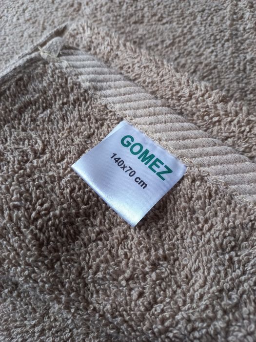 Sześć nowych ręczników kąpielowych