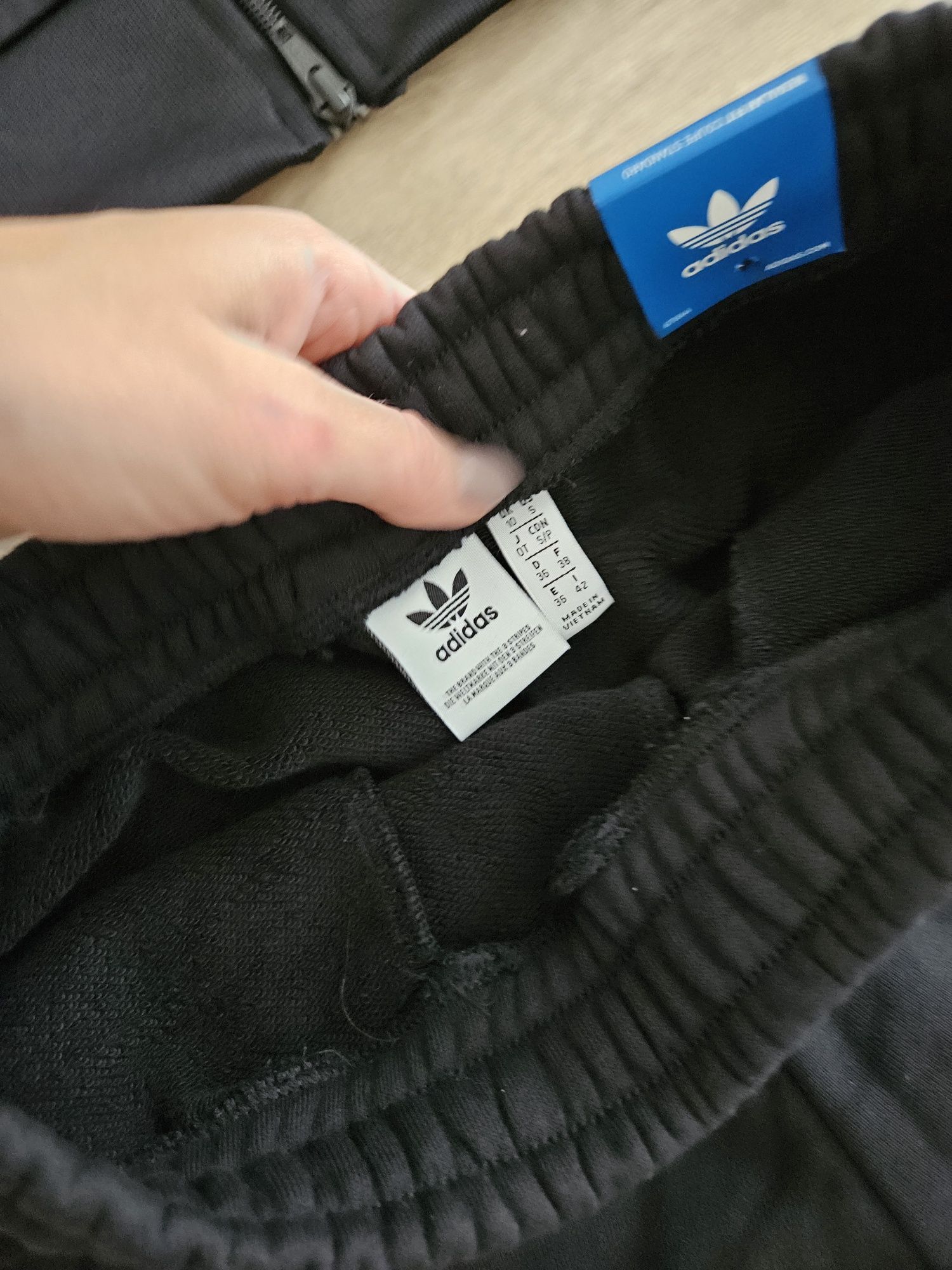 Damski komplet dresowy Adidas S