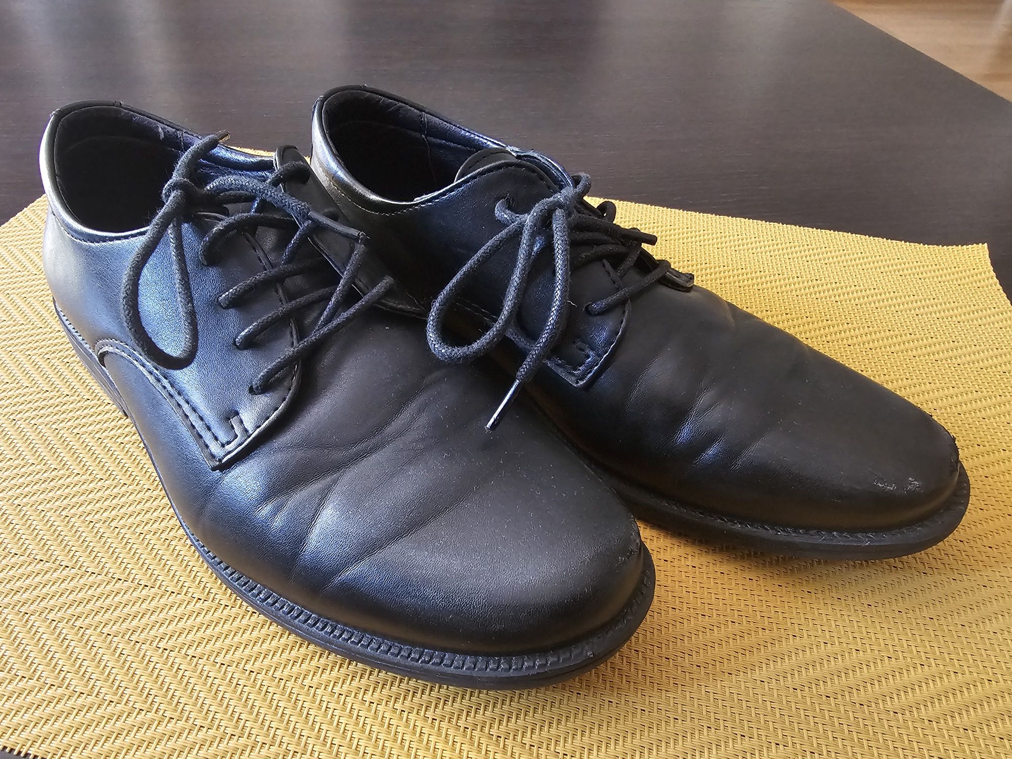 Czarne eleganckie buty chłopięce Cool Club r. 33