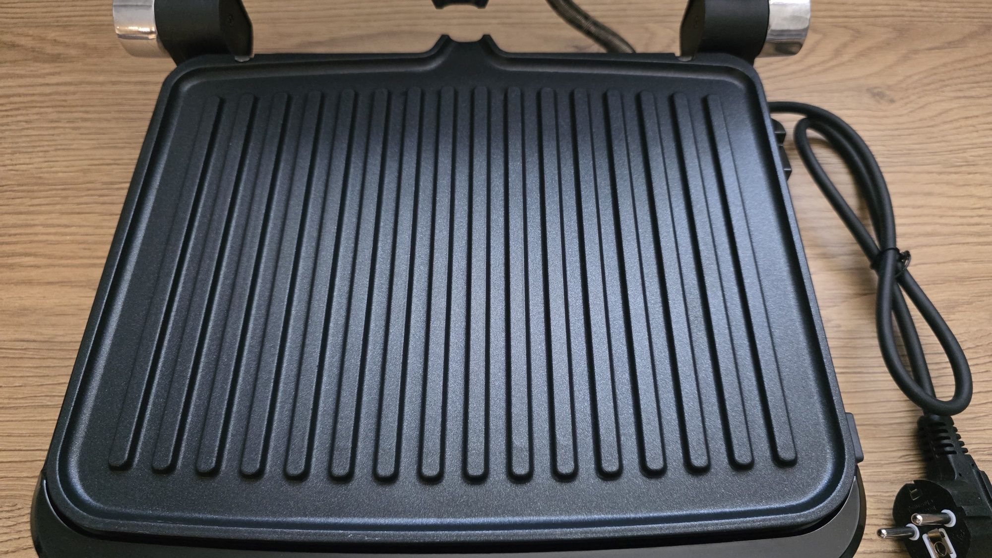 Grill i gofrownica z wymiennymi płytkami  2w1. Gwarancja.