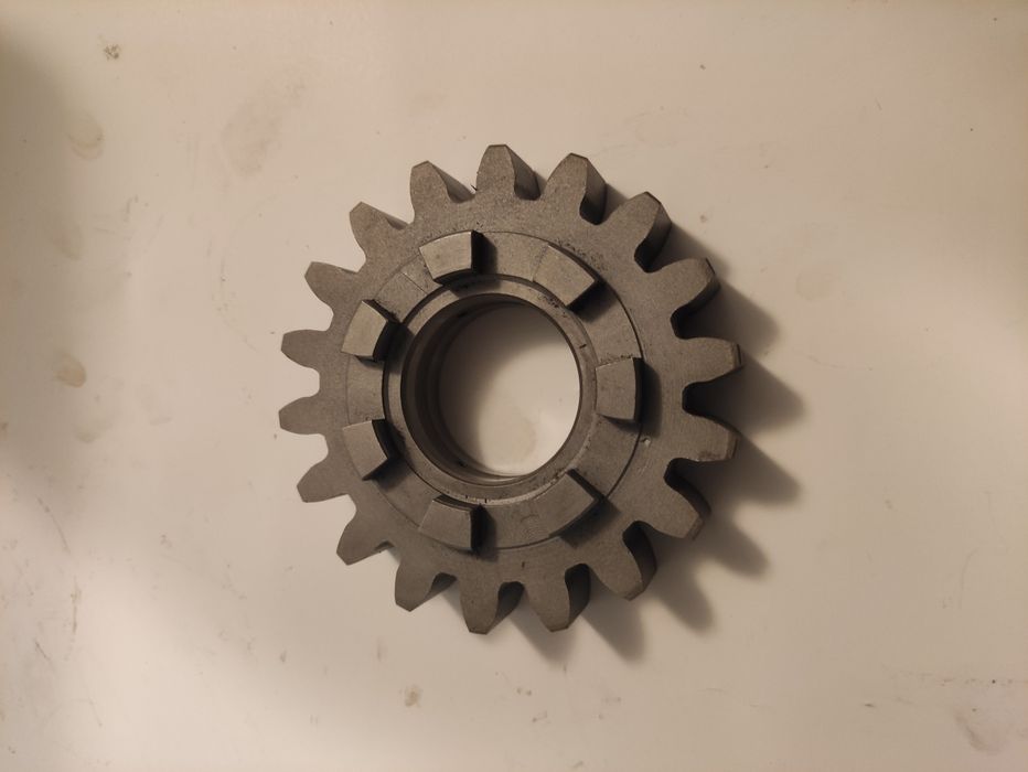 Brona aktywna Becker, koło zębate, toczenie