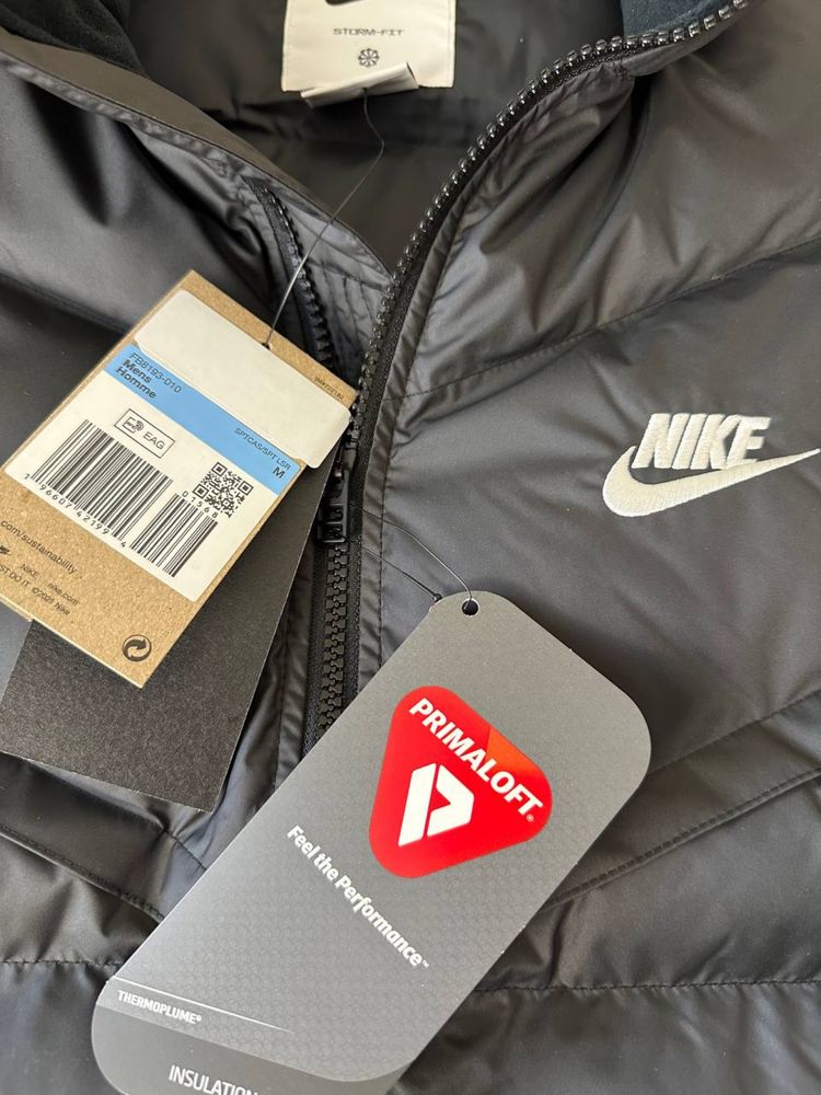 Жилетка Nike Windrunner primaloft