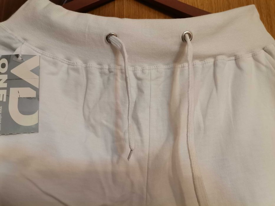 Шорти, бриджі чоловічі білого кольору, нові, виробник VDONE