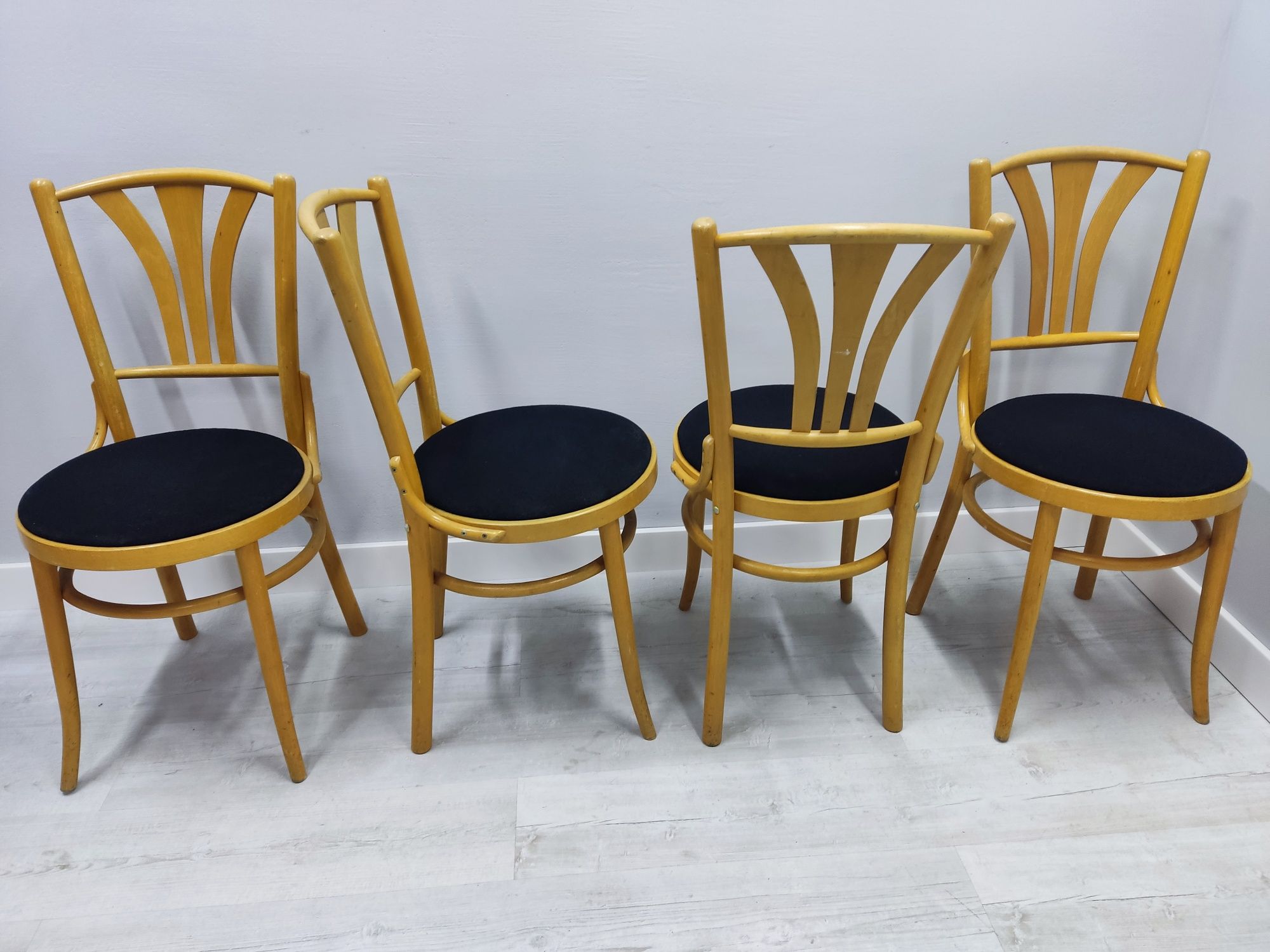 Krzesła Thonet Fameg Radomsko siedzisko 20szt