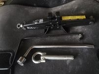 Домкрат Toyota Avensis,corolla,auris,Lexus is220