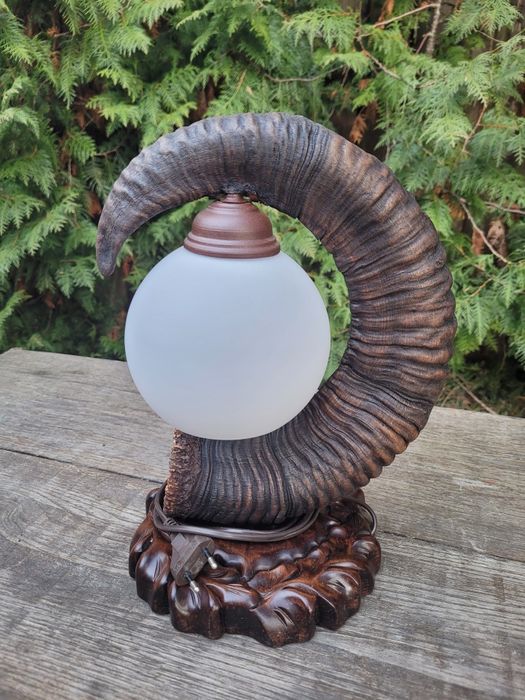 Lampka nocna lampa żyrandol muflon orzeł Eagle klosz retro myśliwski