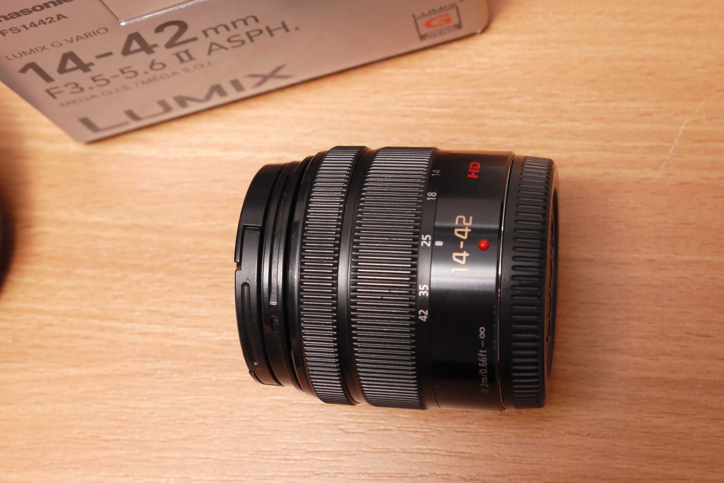 Lumix H-FS1442A F.5-5.6 II ASPH metalowy bagnet