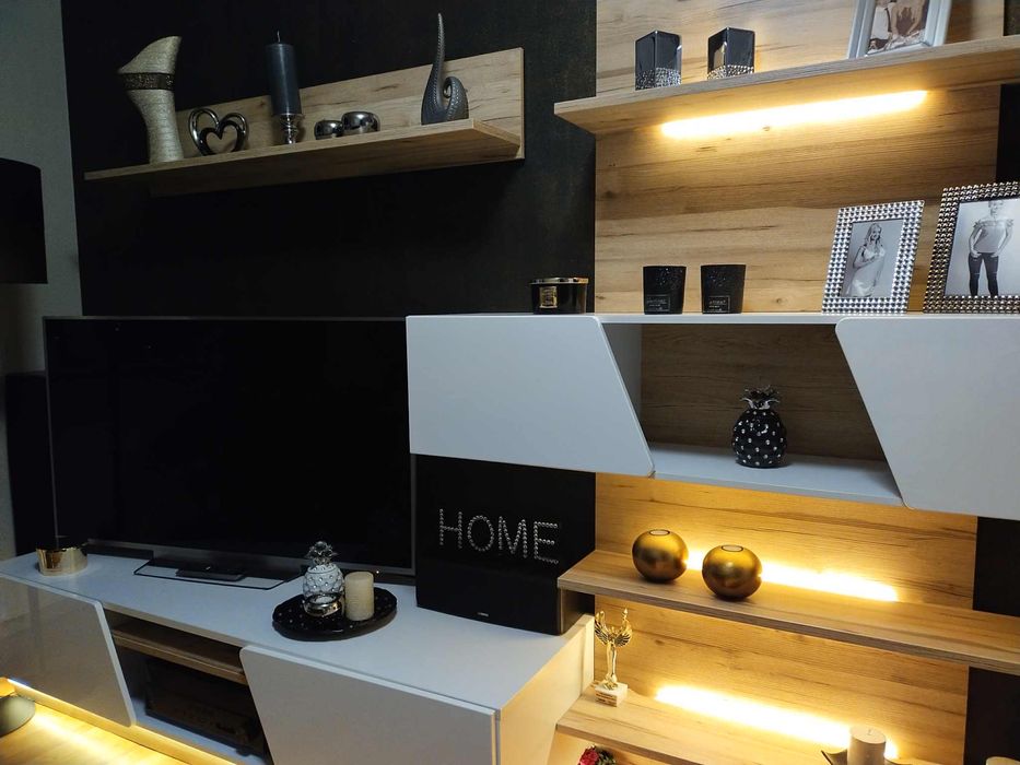 Zestaw mebli szafka rtv plus polka z ledami