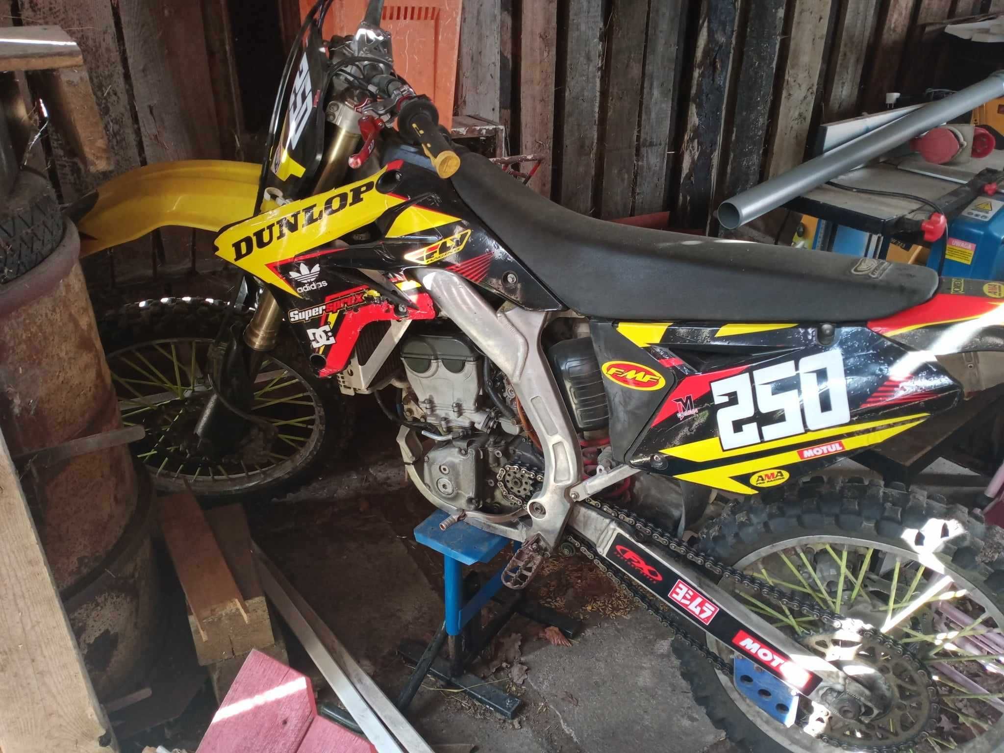 Suzuki RMZ cross