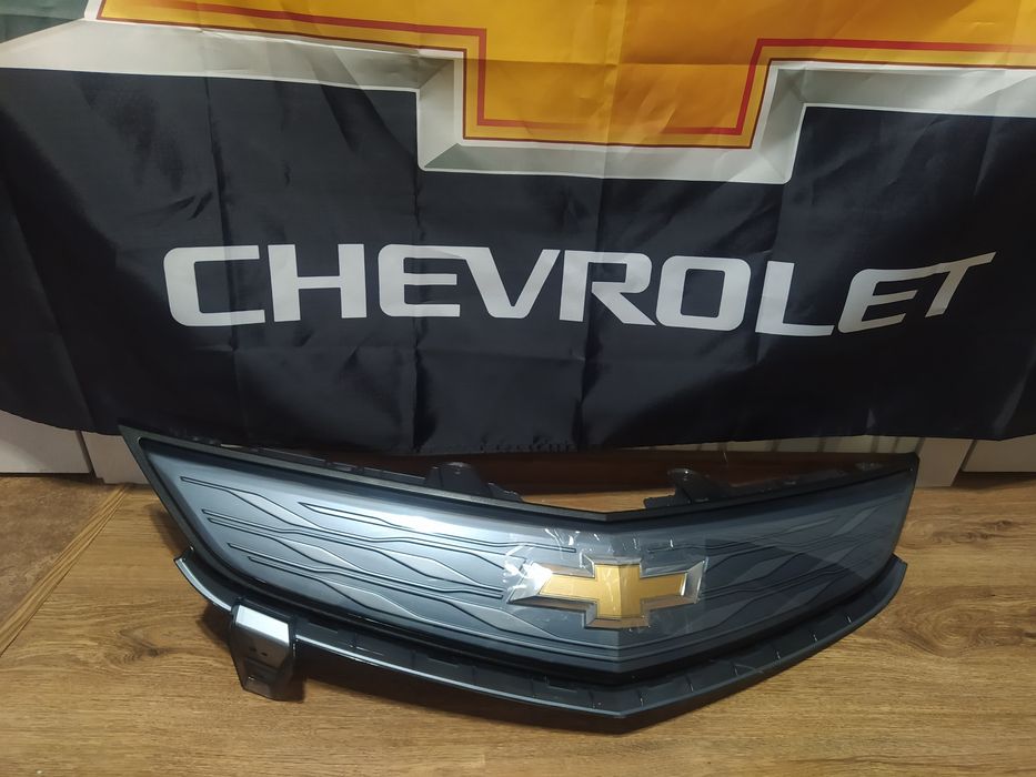 Chevrolet Bolt 17-21р решітка гриль ОРИГІНАЛ Болт 42497949 в НАЯВНОСТІ