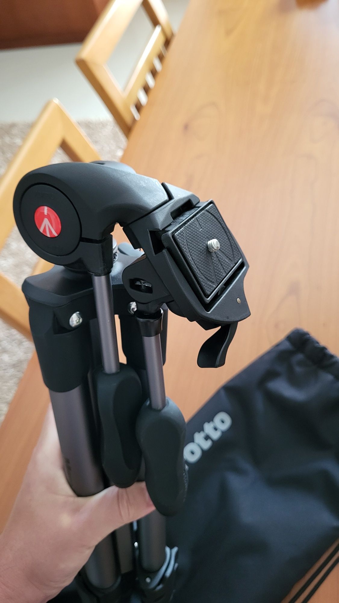 Tripé MANFROTTO Compact Advanced (como novo)