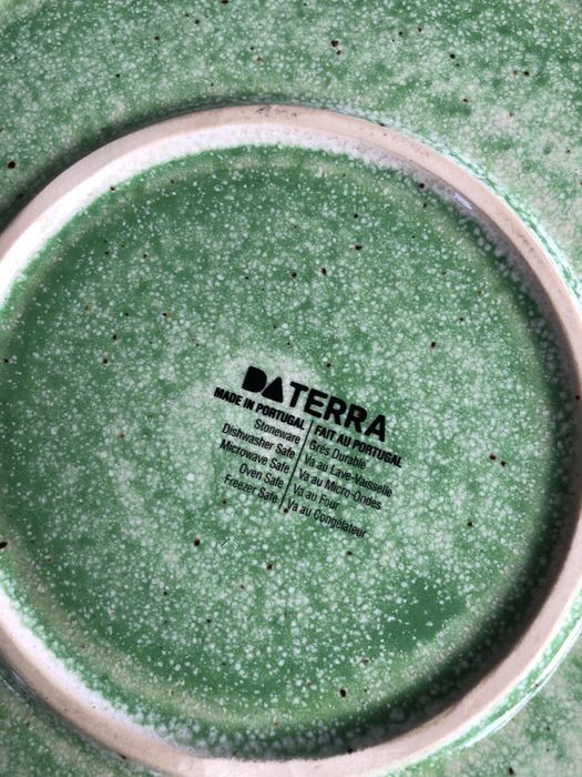 Prato de Centro Cores e marca Portuguesa